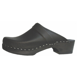 Sabots en cuir noir